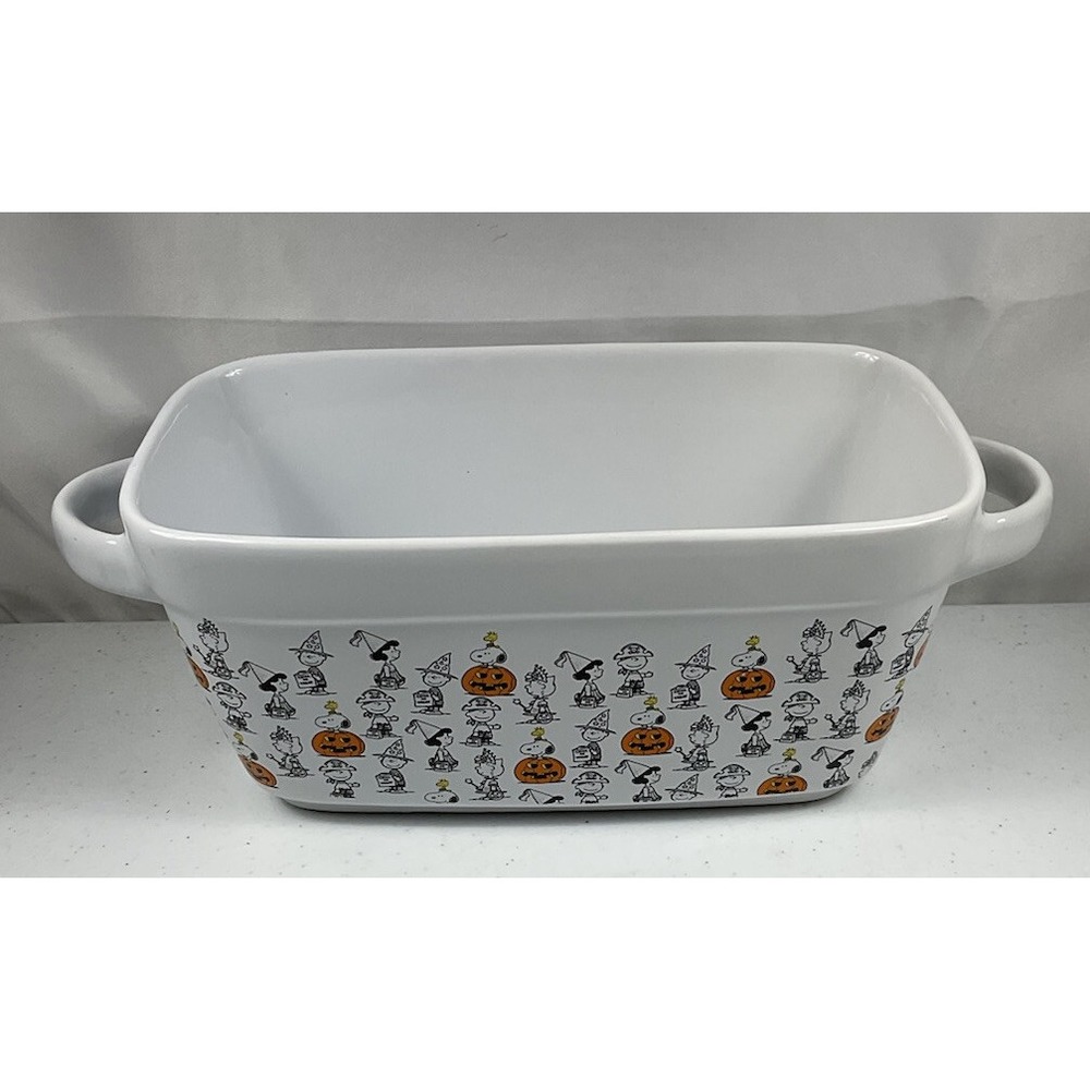 Halloween Peanuts Snoopy Gang Trick Treat Cake Bread Loaf Pan Dish